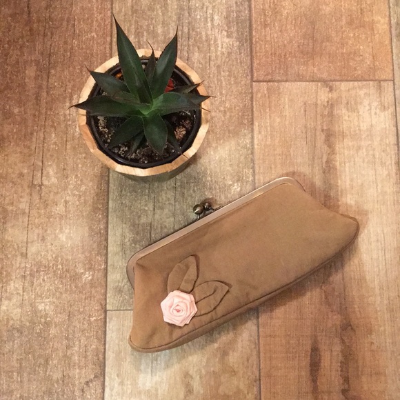 American Eagle Outfitters Handbags - American Eagle Army Green Clutch with Pink Rosette